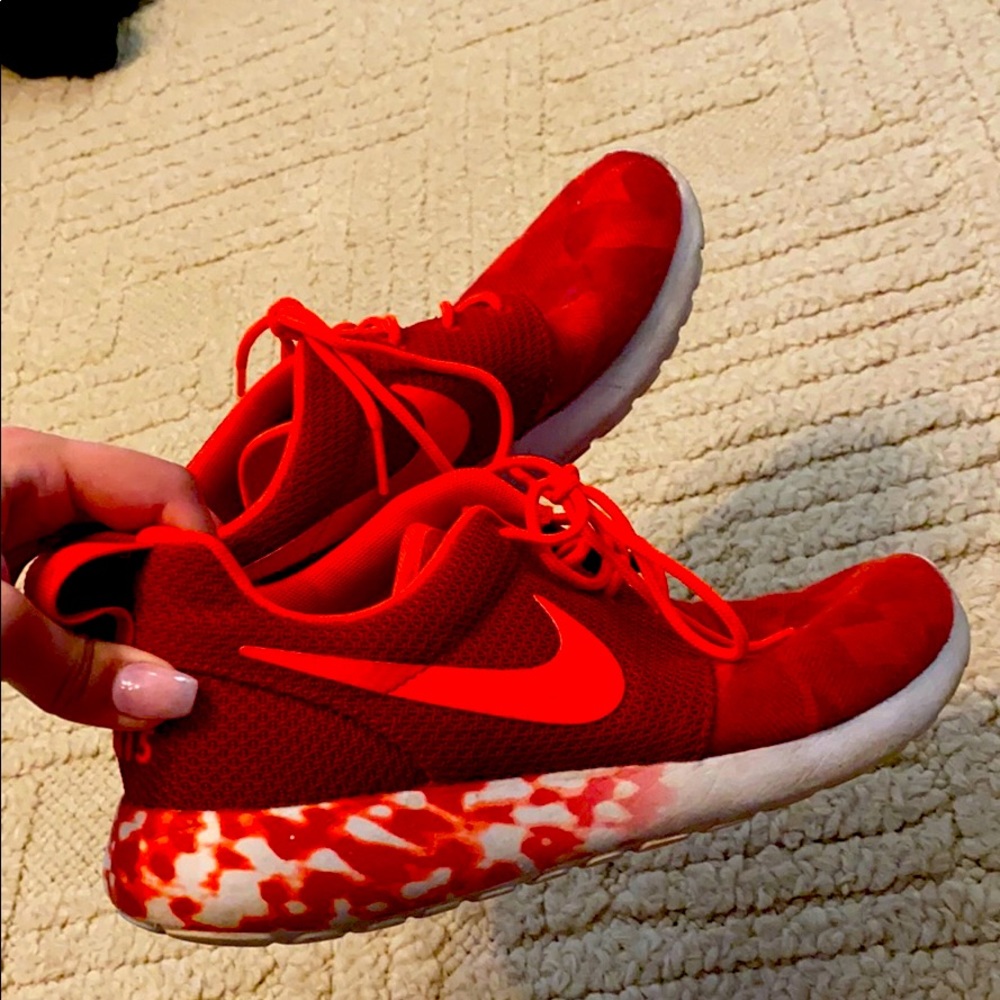 Nike Roshe Sneakers